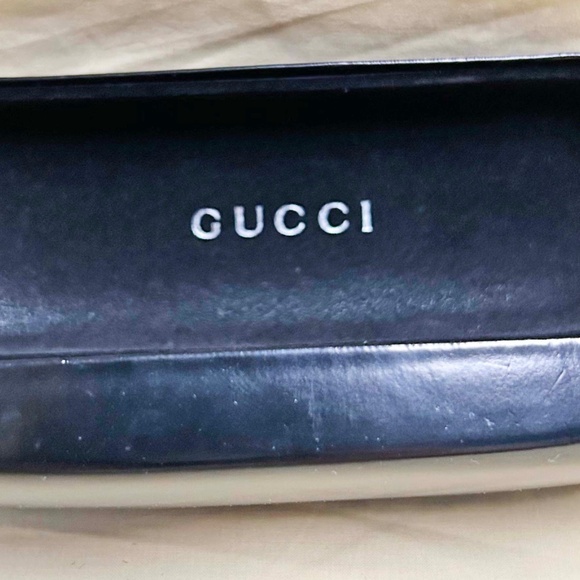 GUCCI GLASSES CASE, HARD-SIDED, VELVET INTERIOR, GUCCI NAME OUTSIDE AND INSIDE, - Picture 3 of 4